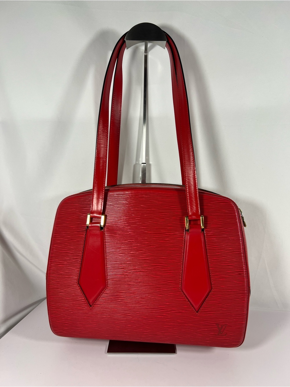 3097: Louis Vuitton Voltaire Epi Leather Shoulder Bag Red w/Entrupy cert